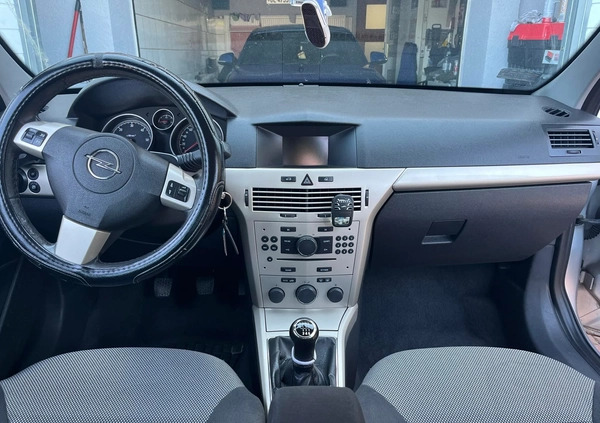 Opel Astra cena 8000 przebieg: 172000, rok produkcji 2008 z Dukla małe 79